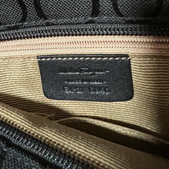 Salvatore Ferragamo bag - Picture 3 of 9